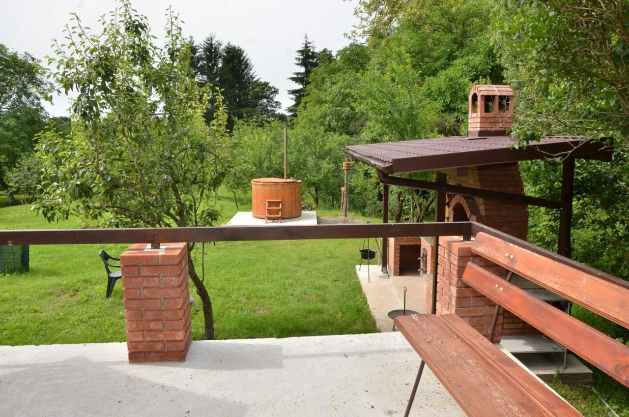 Casa Rurala Cu Livada Lavandra Cîmpina Ngoại thất bức ảnh